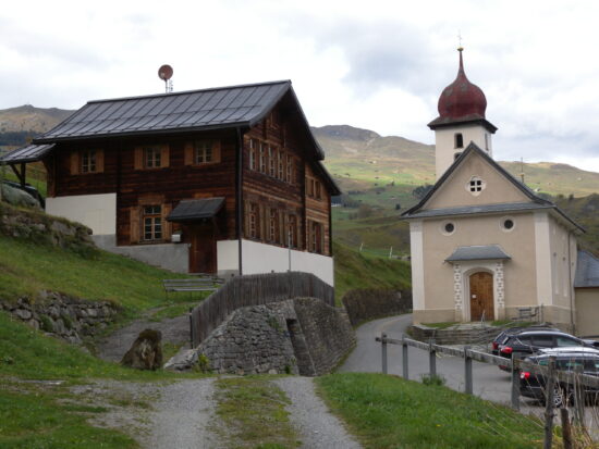 Altes Schulhaus Surcasti